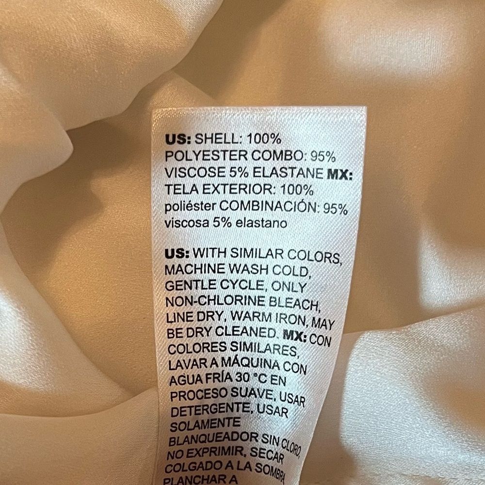 NWT White House Black Market Cream Blouse - Picture 6 of 6